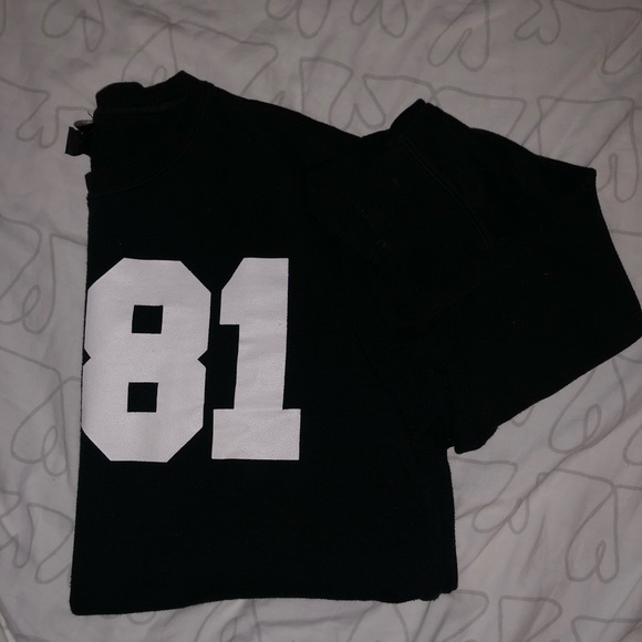 BLACK “1981” SWEATER - Picture 1 of 3
